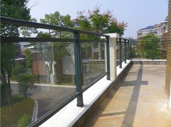 玻璃陽臺(tái)護(hù)欄裝修效果圖